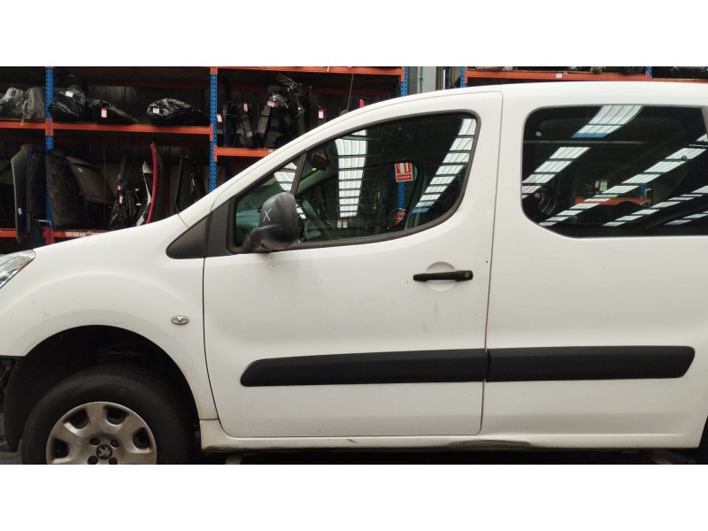 Recambio de puerta delantera izquierda para peugeot partner tepee 1.6 bluehdi 100 referencia OEM IAM   