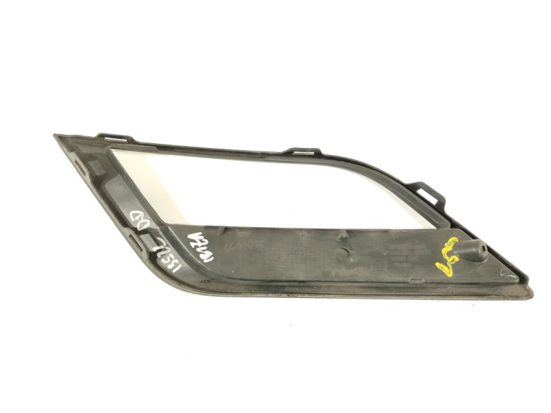 Recambio de rejilla paragolpes derecha para seat ibiza iv (6j5, 6p1) 1.2 tsi referencia OEM IAM 6J0853666E  