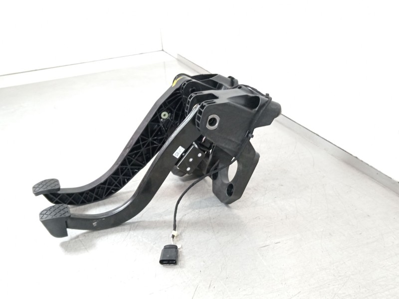 Recambio de pedal embrague para volkswagen crafter kasten (sy) furgón 35 bl ta fwd referencia OEM IAM 2n172103103s  