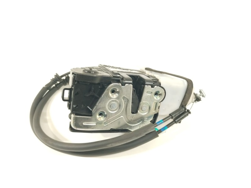 Recambio de cerradura puerta trasera derecha para hyundai tucson essence bluedrive 2wd referencia OEM IAM 81420D7010  