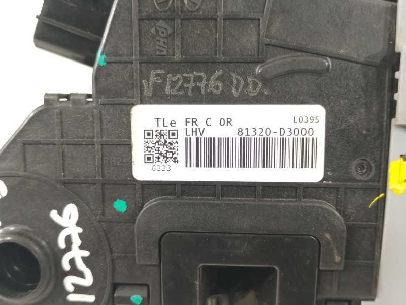 Recambio de cerradura puerta delantera derecha para hyundai tucson essence bluedrive 2wd referencia OEM IAM 81320D3000  