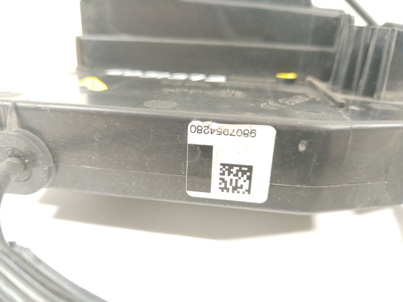 Recambio de cerradura puerta delantera derecha para peugeot 308 access referencia OEM IAM 9807954280  