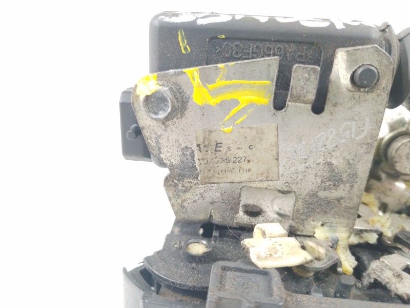 Recambio de cerradura puerta delantera izquierda para dacia sandero 1.5 dci referencia OEM IAM 8200735227  