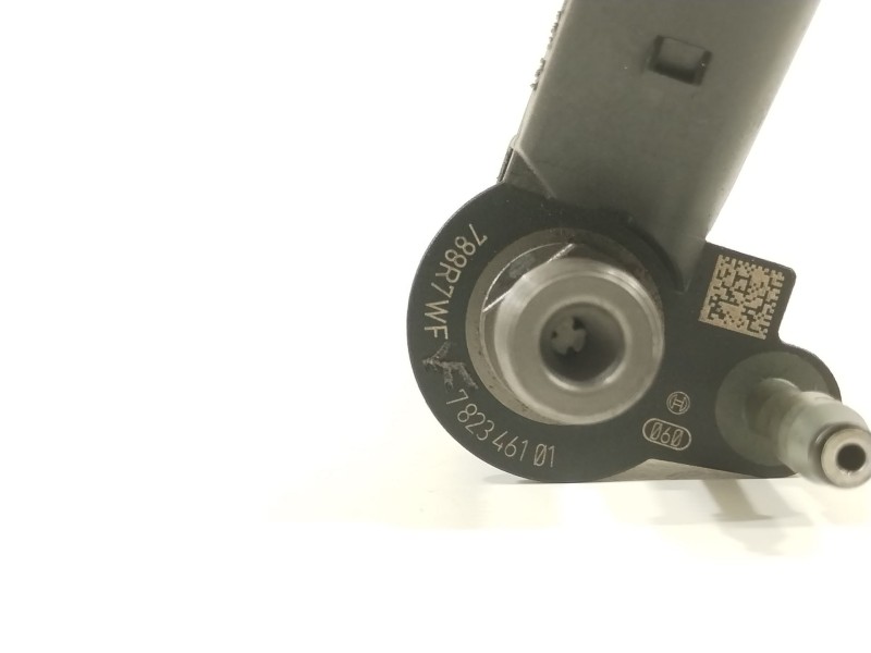 Recambio de inyector para bmw 5 touring (f11) 525 d xdrive referencia OEM IAM 782346101 0445117030 