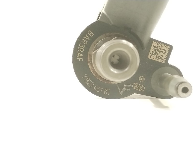 Recambio de inyector para bmw 5 touring (f11) 525 d xdrive referencia OEM IAM 782346101 0445117030 