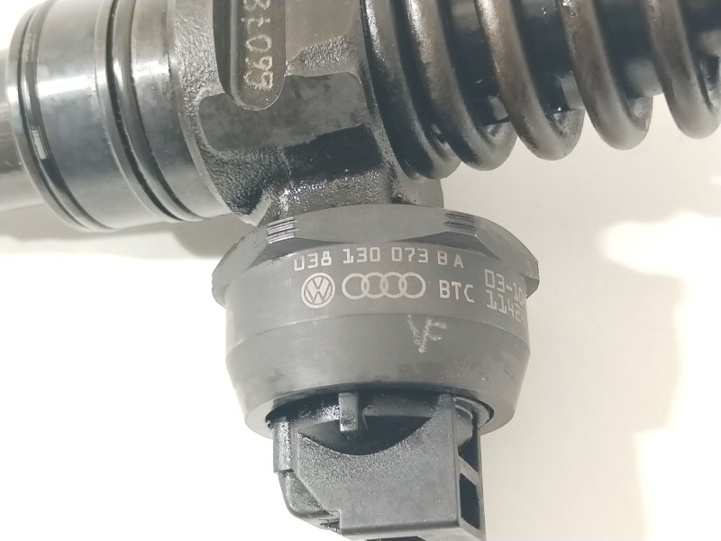 Recambio de inyector para volkswagen passat b5.5 (3b3) 1.9 tdi referencia OEM IAM 038130073BA 0414720216 
