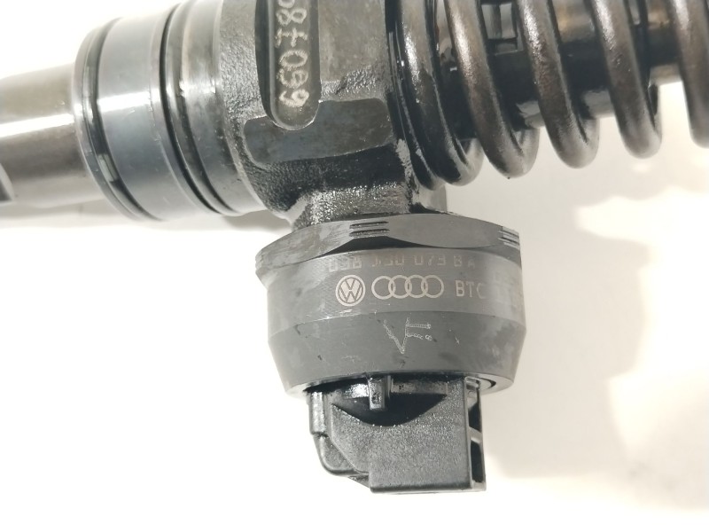 Recambio de inyector para volkswagen passat b5.5 (3b3) 1.9 tdi referencia OEM IAM 038130073BA 0414720216 