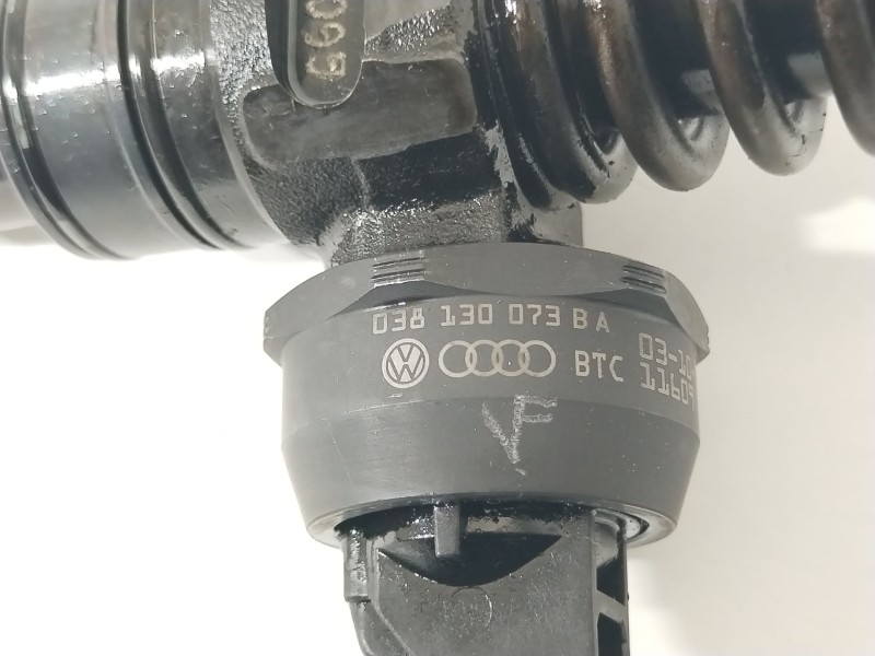 Recambio de inyector para volkswagen passat b5.5 (3b3) 1.9 tdi referencia OEM IAM 038130073BA 0414720216 