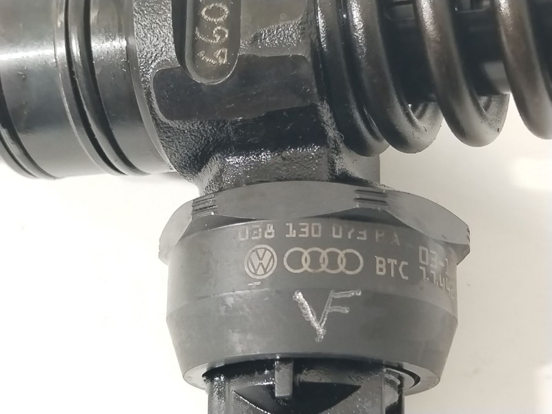 Recambio de inyector para volkswagen passat b5.5 (3b3) 1.9 tdi referencia OEM IAM 038130073BA 0414720216 