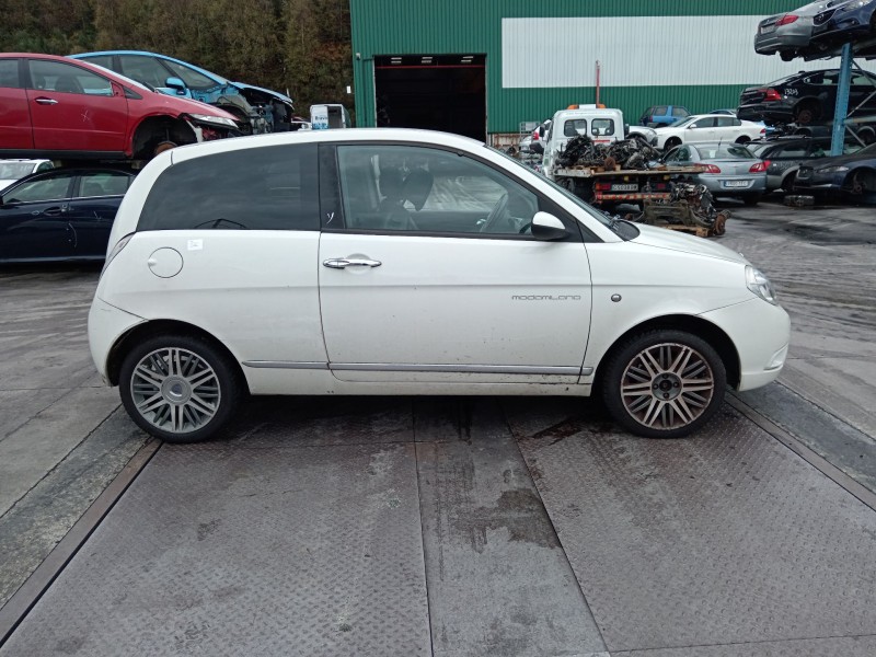 lancia ypsilon (843_) del año 2009