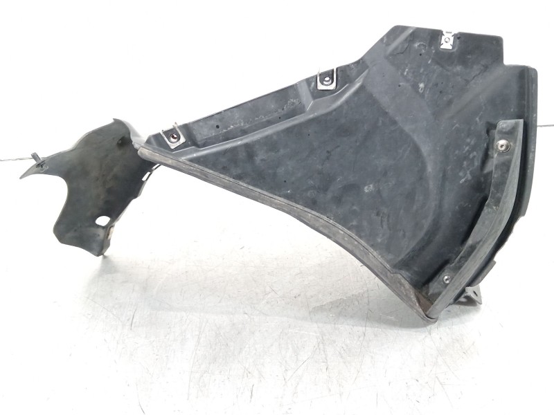 Recambio de paso de rueda delantero izquierdo para audi a5 sportback (f5a) advanced quattro referencia OEM IAM 8W6853887  
