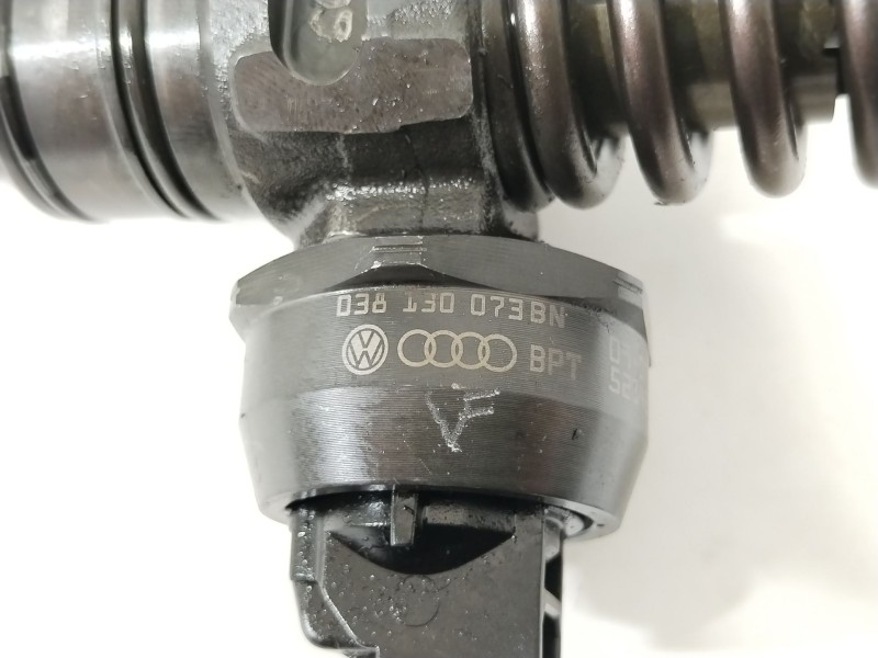 Recambio de inyector para seat leon (1p1) 1.9 tdi referencia OEM IAM 038130073BN  0414720313