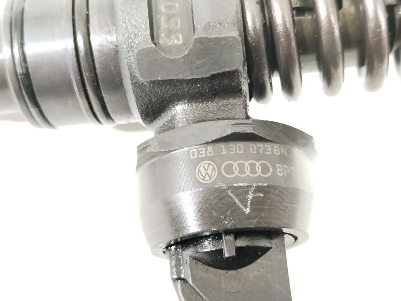 Recambio de inyector para seat leon (1p1) 1.9 tdi referencia OEM IAM 038130073BN  0414720313