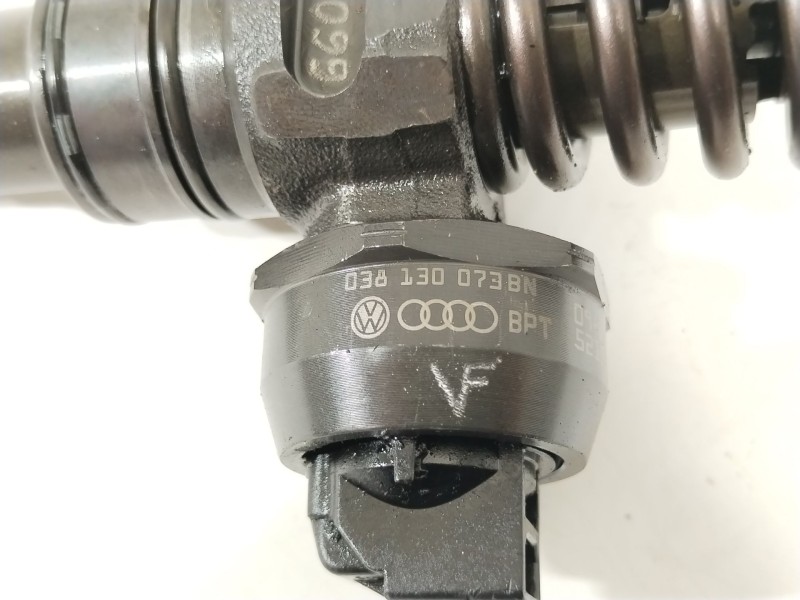 Recambio de inyector para seat leon (1p1) 1.9 tdi referencia OEM IAM 038130073BN  0414720313