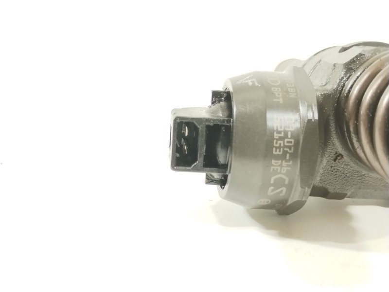 Recambio de inyector para seat leon (1p1) 1.9 tdi referencia OEM IAM 038130073BN  0414720313