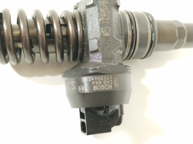 Recambio de inyector para seat leon (1p1) 1.9 tdi referencia OEM IAM 038130073BN  0414720313