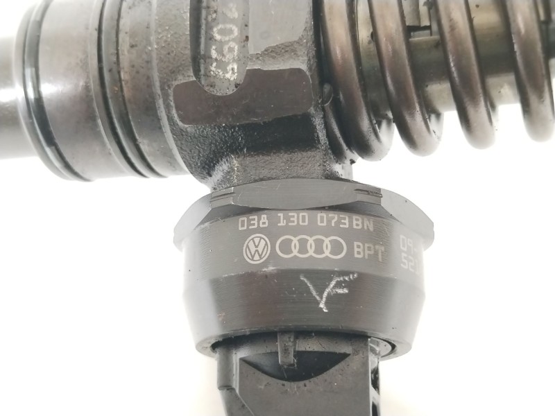 Recambio de inyector para seat leon (1p1) 1.9 tdi referencia OEM IAM 038130073BN  0414720313