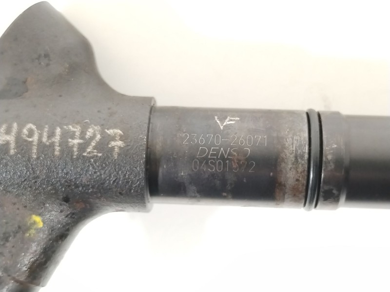 Recambio de inyector para toyota avensis (t27) active referencia OEM IAM 2367026071  2367029115