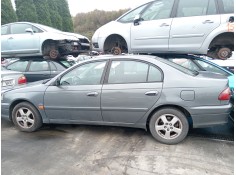 toyota avensis liftback (_t22_) del año 2002