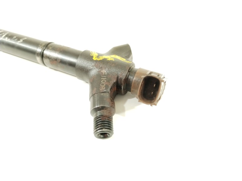 Recambio de inyector para toyota avensis (t27) active referencia OEM IAM 2367026071  2367029115