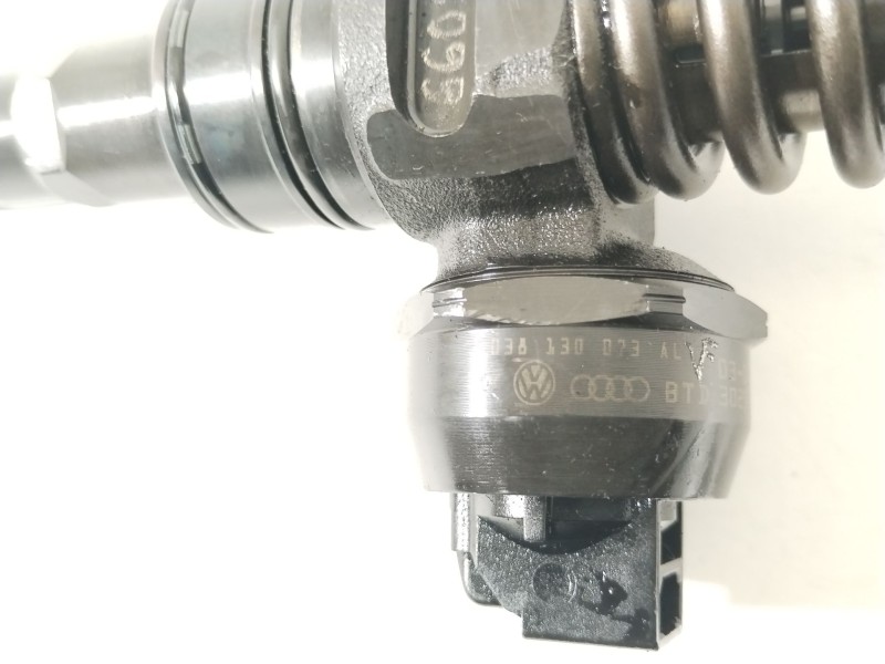 Recambio de inyector para seat leon (1m1) 1.9 tdi referencia OEM IAM 038130073AL  0414720039