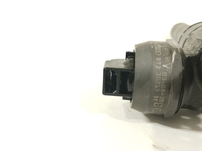 Recambio de inyector para seat leon (1m1) 1.9 tdi referencia OEM IAM 038130073AL  0414720039