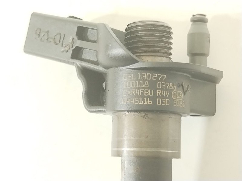 Recambio de inyector para volkswagen passat berlina (3c2) advance plus referencia OEM IAM 03L130277  0445116030