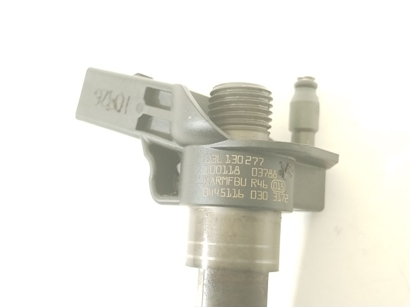 Recambio de inyector para volkswagen passat berlina (3c2) advance plus referencia OEM IAM 03L130277  0445116030