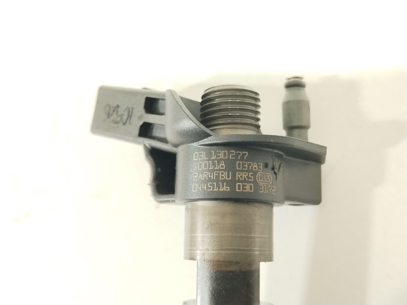 Recambio de inyector para volkswagen passat berlina (3c2) advance plus referencia OEM IAM 03L130277  0445116030