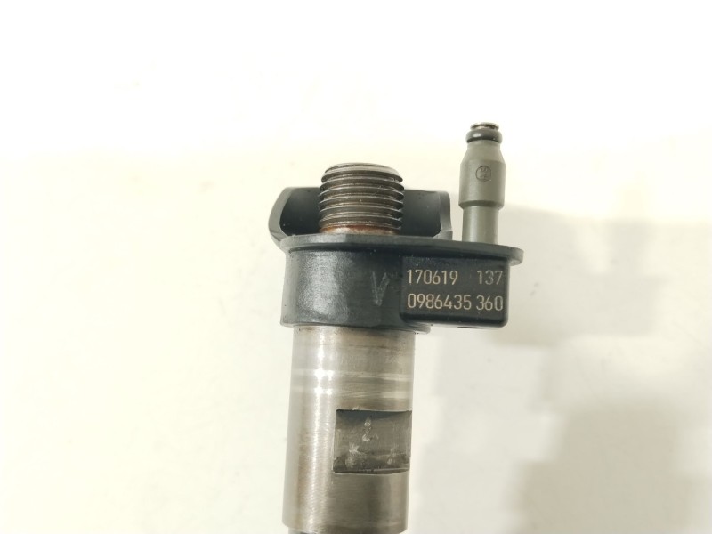 Recambio de inyector para volkswagen passat b6 (3c2) 2.0 tdi referencia OEM IAM 0986435360  03L130277