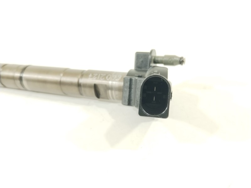 Recambio de inyector para volkswagen passat b6 (3c2) 2.0 tdi referencia OEM IAM 03L130277  0445116030