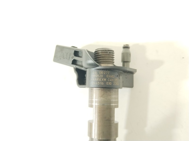 Recambio de inyector para volkswagen passat b6 (3c2) 2.0 tdi referencia OEM IAM 03L130277  0445116030