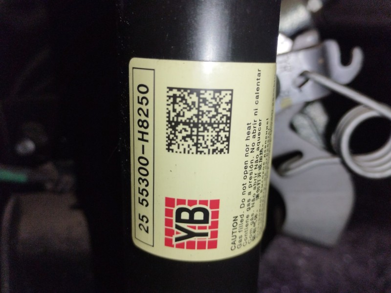 Recambio de amortiguador trasero derecho para kia rio (yb) referencia OEM IAM 55300H8250  