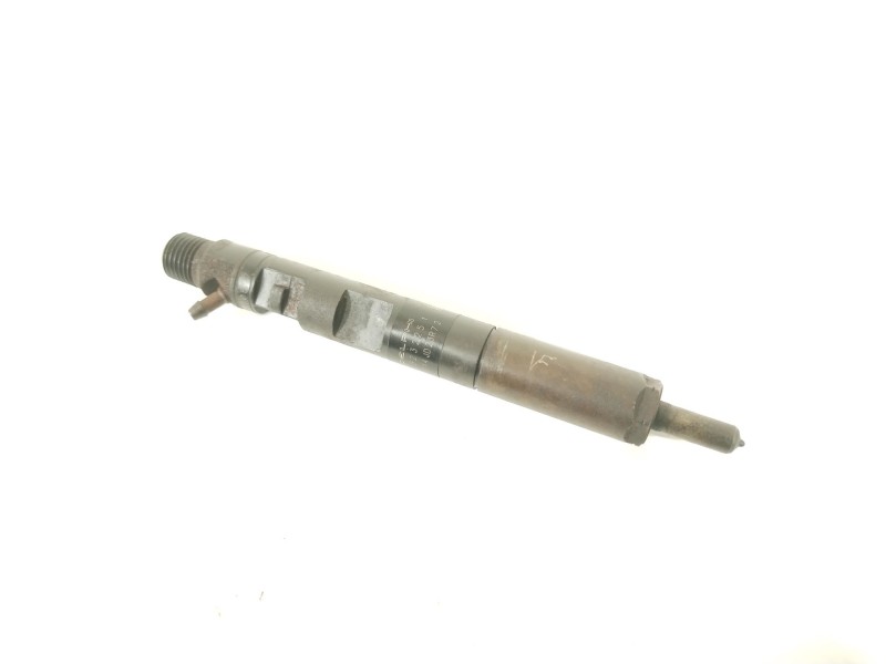 Recambio de inyector para dacia duster ambiance 4x2 referencia OEM IAM 166001137R  28232251