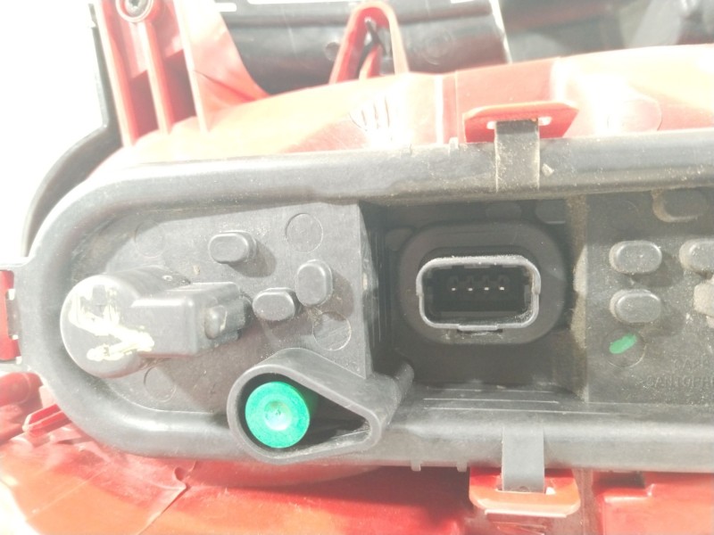 Recambio de piloto trasero derecho para peugeot 5008 premium referencia OEM IAM 9672666680 26120202 