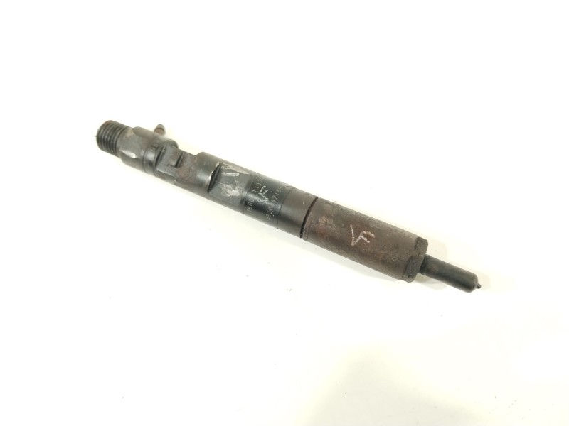 Recambio de inyector para dacia duster ambiance 4x2 referencia OEM IAM 166001137R  28232251