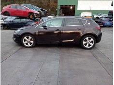 opel astra j gtc del año 2012