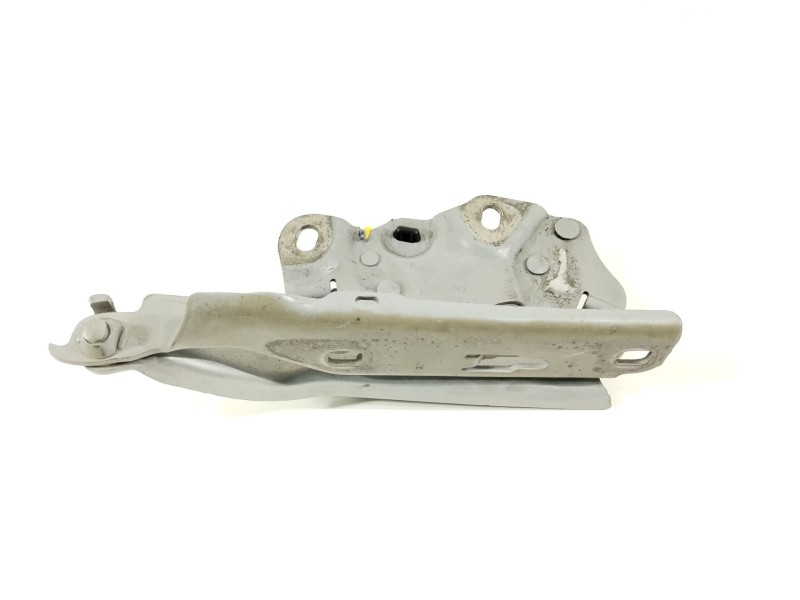 Recambio de bisagra capot delantero izquierdo para audi a3 sportback (8vf) basic referencia OEM IAM 8V0823301F 8V0823823F 