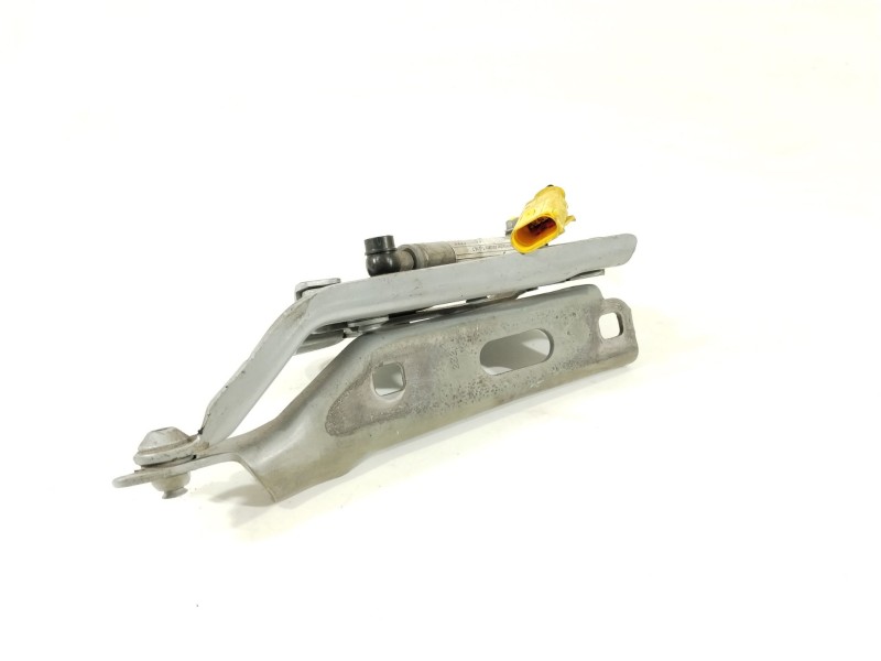 Recambio de bisagra capot delantero derecho para audi a3 sportback (8vf) basic referencia OEM IAM 8V0823302F 8V0823823F 