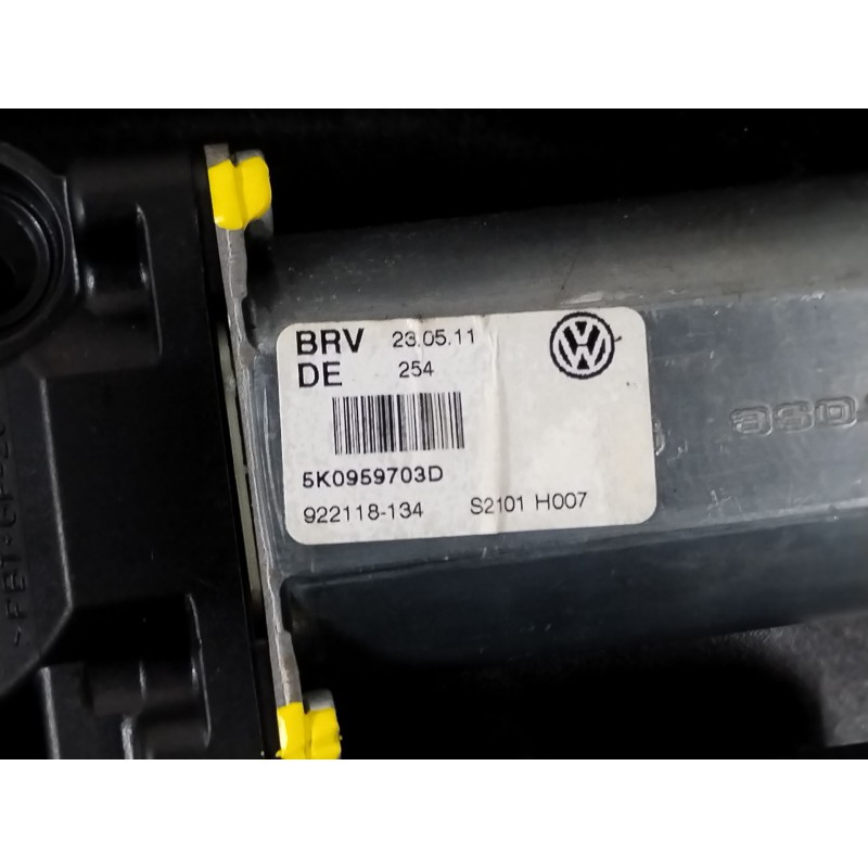 Recambio de elevalunas trasero izquierdo para volkswagen golf vi (5k1) 1.6 tdi referencia OEM IAM 5K4839461 5K0959703D 5K4839729