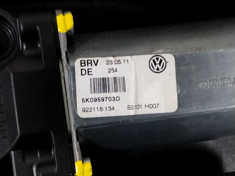 Recambio de elevalunas trasero izquierdo para volkswagen golf vi (5k1) 1.6 tdi referencia OEM IAM 5K4839461 5K0959703D 5K4839729