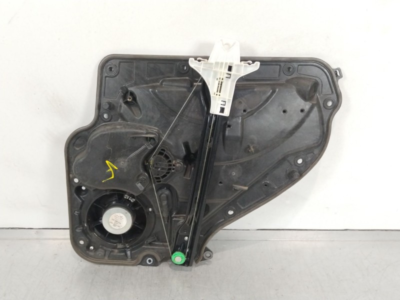 Recambio de elevalunas trasero izquierdo para volkswagen golf vi (5k1) 1.6 tdi referencia OEM IAM 5K4839461 5K0959703D 5K4839729