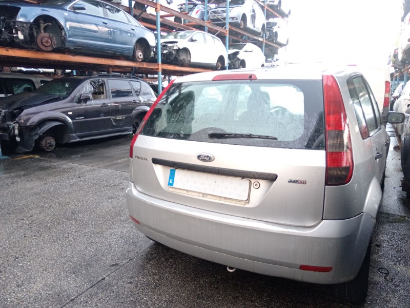 ford fiesta v van del año 2002