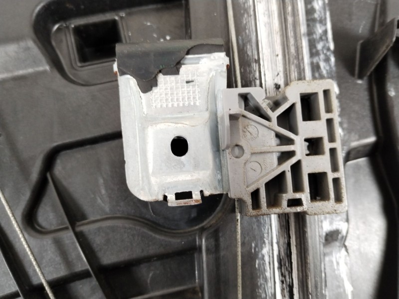 Recambio de elevalunas delantero izquierdo para hyundai tucson essence bluedrive 2wd referencia OEM IAM 82470D7060 82450D7000 82