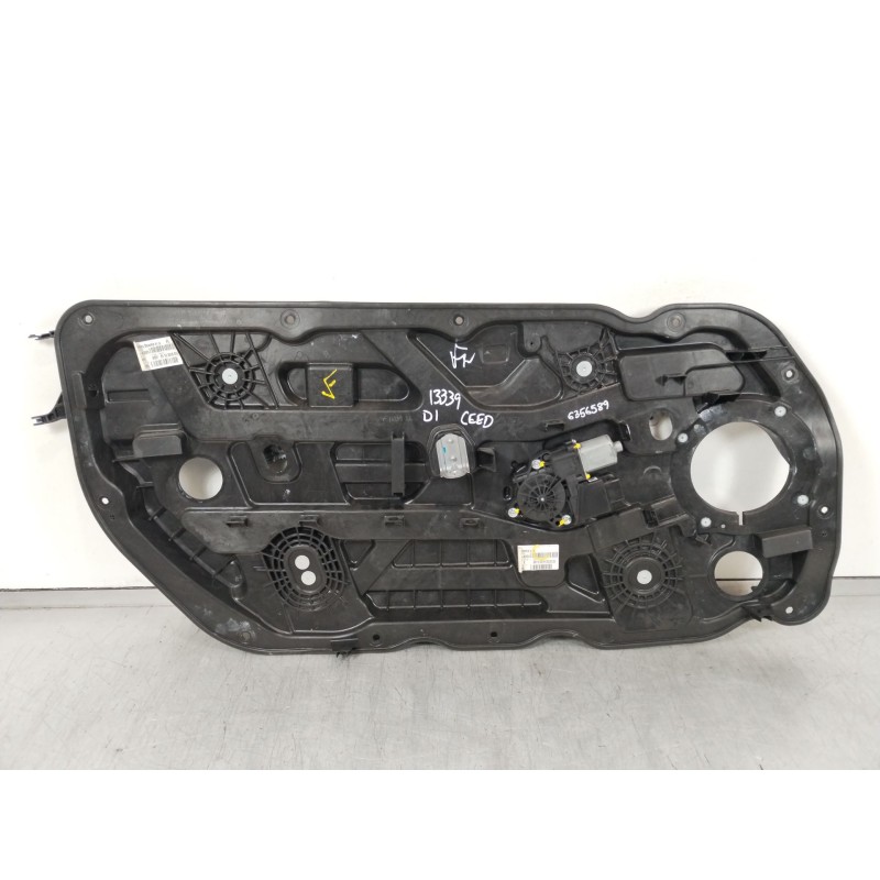 Recambio de elevalunas delantero izquierdo para kia cee´d (jd) 1.6 crdi 136 referencia OEM IAM 82470A2651  82471A2700