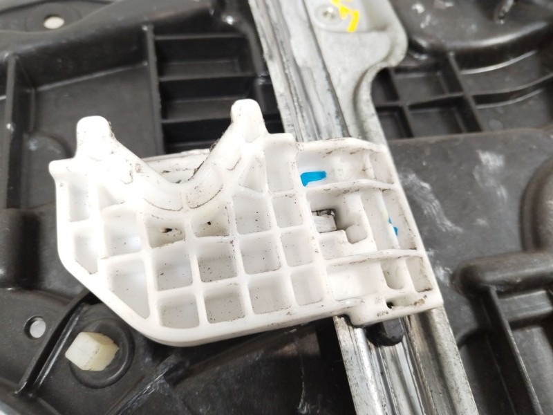 Recambio de elevalunas delantero izquierdo para kia cee´d (jd) 1.6 crdi 136 referencia OEM IAM 82470A2651  82471A2700