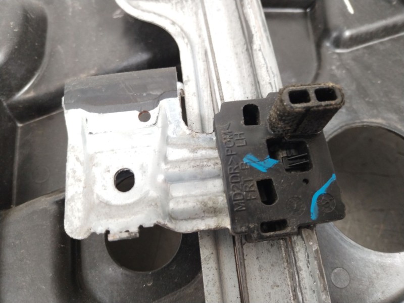 Recambio de elevalunas delantero izquierdo para kia cee´d (jd) 1.6 crdi 136 referencia OEM IAM 82470A2651  82471A2700