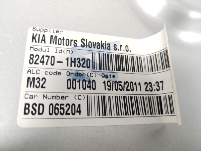 Recambio de elevalunas delantero izquierdo para kia cee´d hatchback (ed) 1.4 referencia OEM IAM 824701H320  824711H300