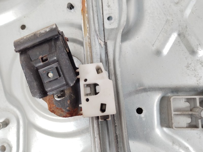 Recambio de elevalunas delantero izquierdo para kia cee´d hatchback (ed) 1.4 referencia OEM IAM 824701H320  824711H300