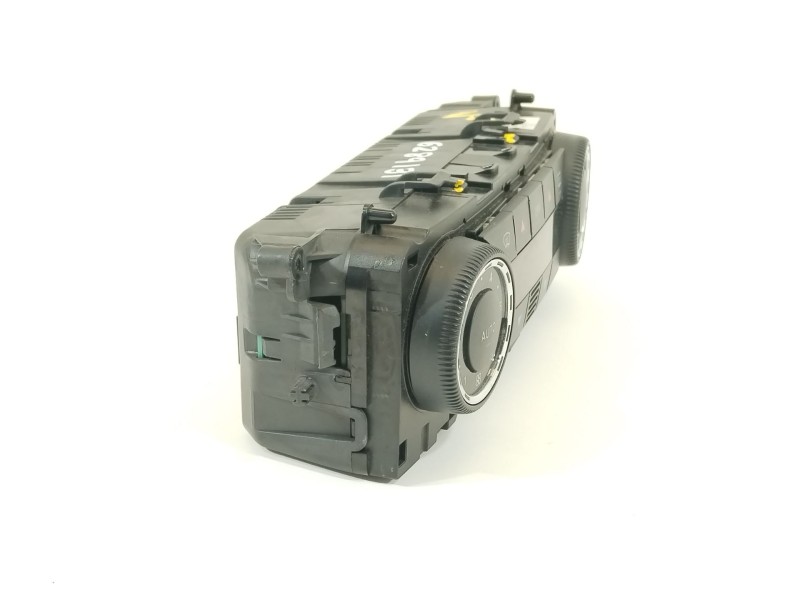 Recambio de mando climatizador para mercedes-benz clase b (w245) 200 (245.233) referencia OEM IAM A1698300685  